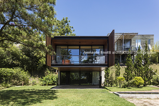 casa verde at felissimo jobim carlevaro arquitetos