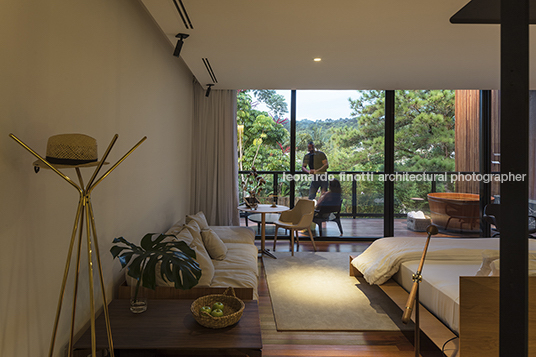 casa verde at felissimo jobim carlevaro arquitetos