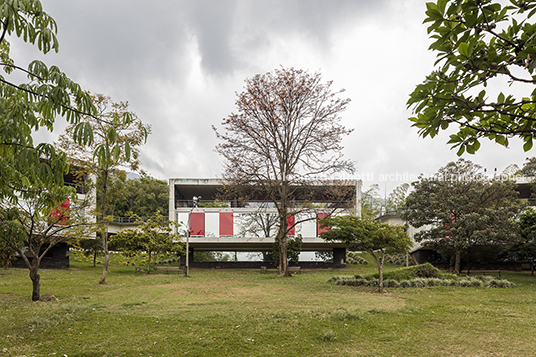 parque biblioteca león de grieff giancarlo mazzanti