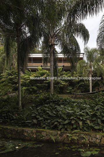 casa er jobim carlevaro arquitetos