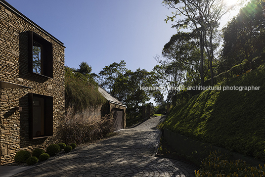 casa de pedra architectare