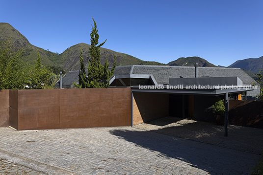 casa ardosia architectare