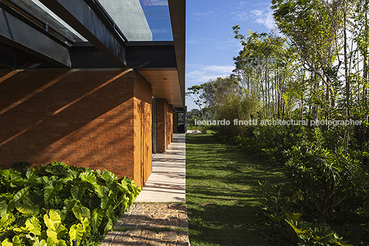 casa vetor - fazenda boa vista felipe caboclo arquitetura