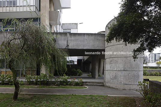 teatro de la escuela politécnica nacional oswaldo de la torre