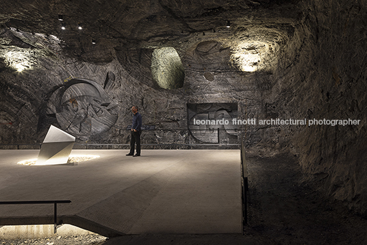 museo subterráneo monumental 180 metros/ catedral de sal yemail arquitectura