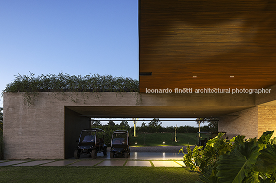 casa refúgio - fazenda boa vista felipe caboclo arquitetura