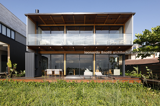 casa mar jobim carlevaro arquitetos