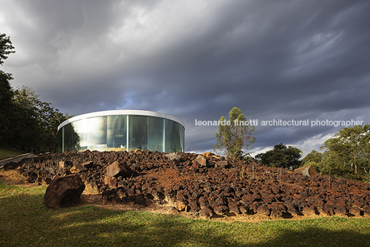 doug aitken: som da terra - inhotim doug aitken