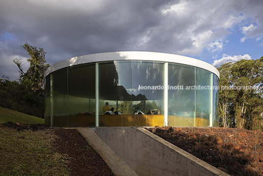 doug aitken: som da terra - inhotim doug aitken