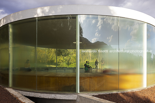 doug aitken: som da terra - inhotim doug aitken