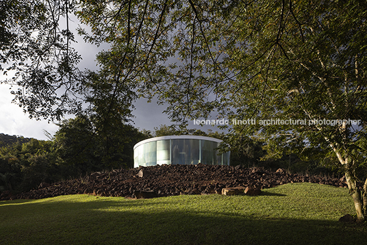 doug aitken: som da terra - inhotim doug aitken